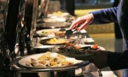 东南亚小姐姐吃晚餐视频,小姐姐带你领略地道美食魅力